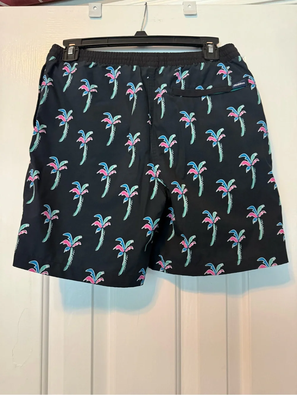 🌴 Chubbies Havana Nights Classic Swim Trunks | Youth Large (14/16) | Mesh Liner